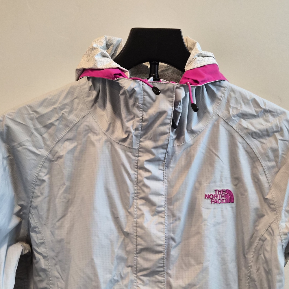The North Face Women's Light Gray and Pink Ski Jacket